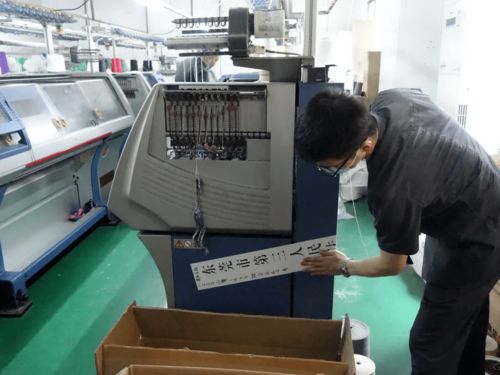 疫情致香港老板孤懸海外,發(fā)不出工資怎么辦?法院妙招解決機械設(shè)備糾紛