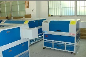 供應(yīng)布料/皮革專用雙頭切割雕刻機 提升生產(chǎn)效率的智能化解決方案