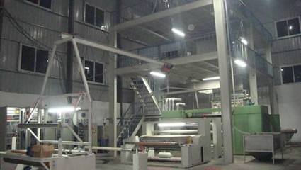 無紡布設(shè)備 溫州榮輝機械制造的卓越解決方案